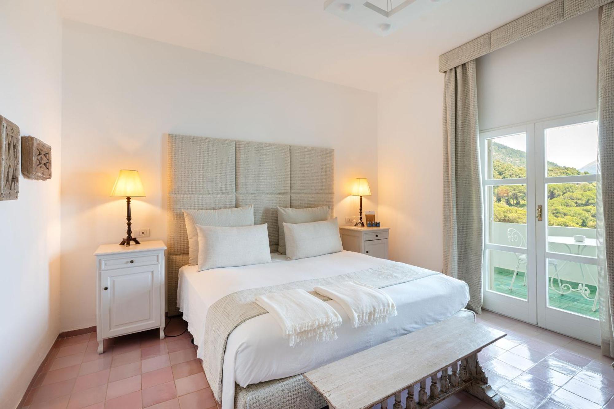 Double Room with Balcony and Sea View,1567039946:JPEG